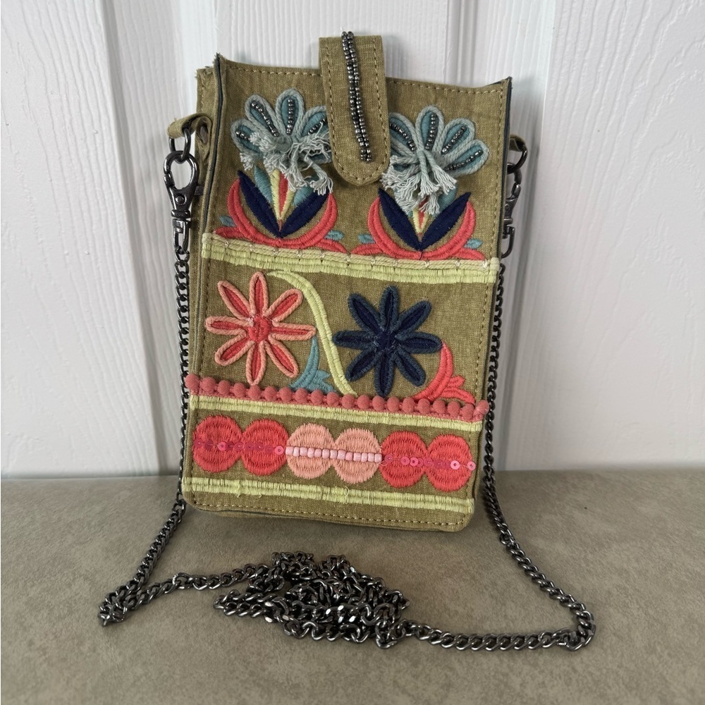 NWOT Crosstree lane Mini Embroidered Crossbody Boho Chain Strap Beaded